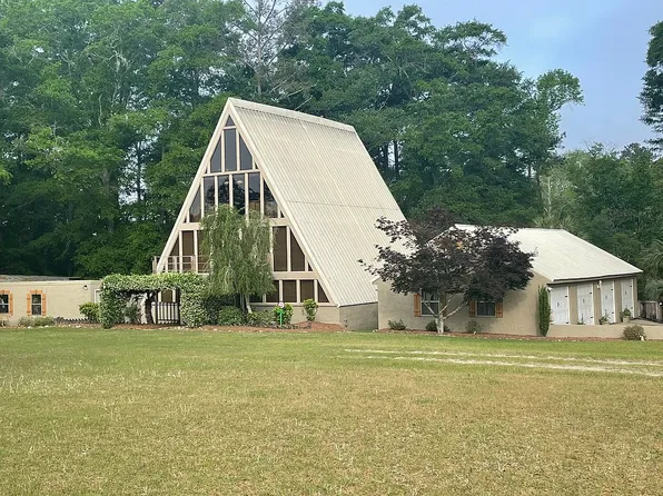 109 Idlewood Farm Rd, Ozark, AL 36360