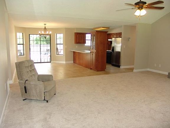5th image of 1461 Rolling Oaks Dr