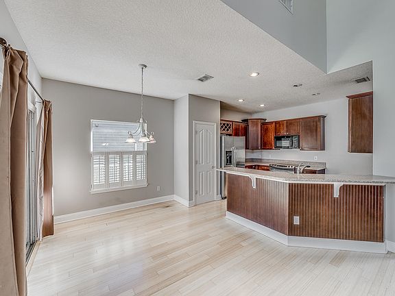 3rd image of 2800 Saint Maarten Ct