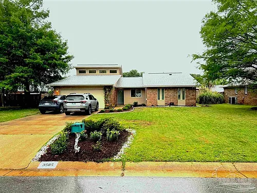 3585 Riddick Dr Photo 1