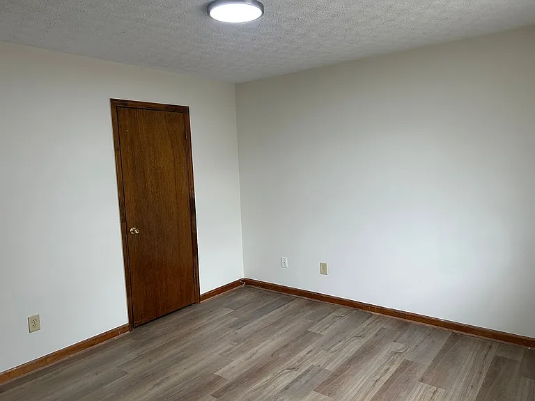 109/111 Deer Creek Ct — Photo 17