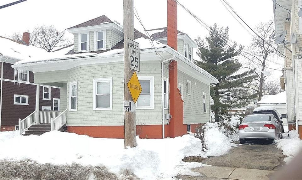 215 Gallatin St, Providence, RI 02907 Zillow