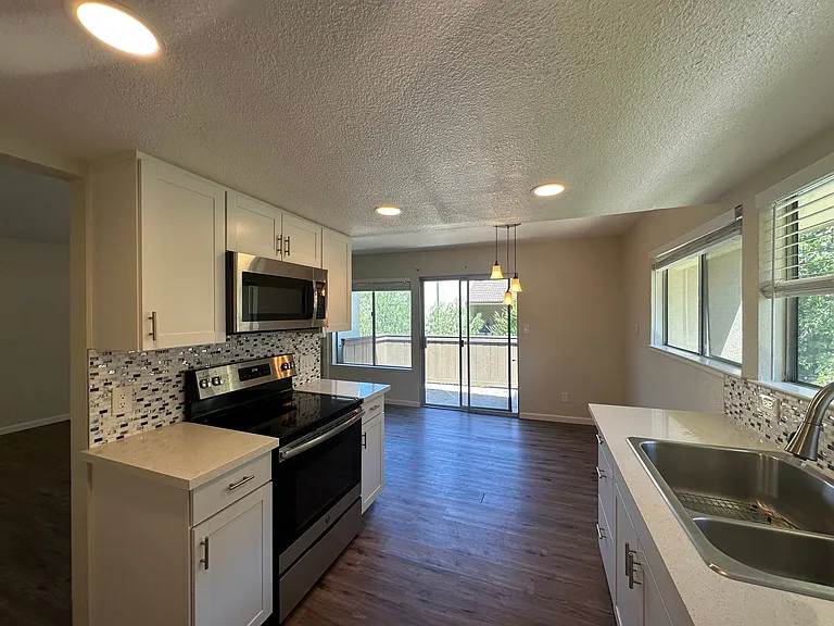 3701 Colonial Dr #154 — Photo 6