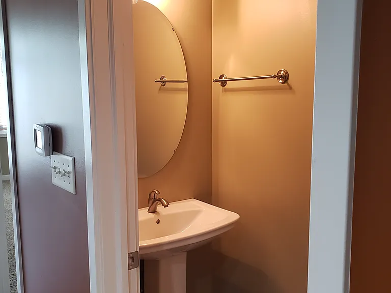 510 E 9th St #204 — Photo 5