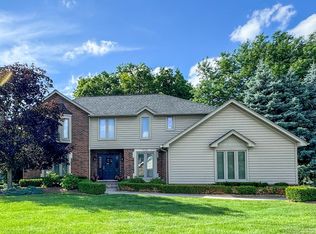 565 Snowmass Dr, Rochester Hills, MI 48309