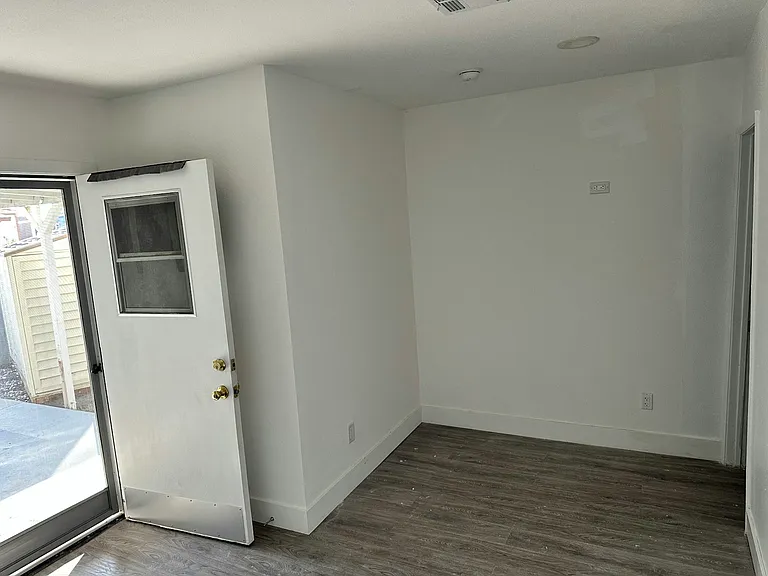 15306 El Camino Ave #1/2 — Photo 5