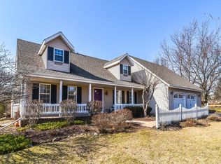 1305 Moraine Dr, Woodstock, IL 60098