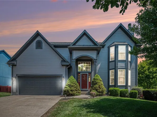 990 S Cedar Hills St, Olathe, KS 66061