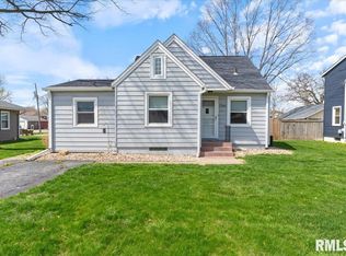 2941 8th St, Moline, IL 61265