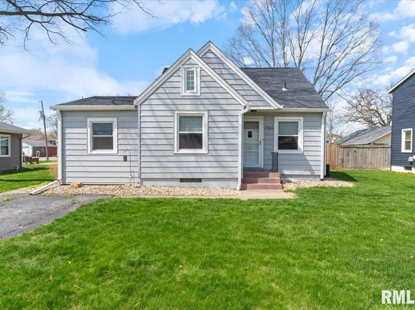 2941 8th St, Moline, IL 61265