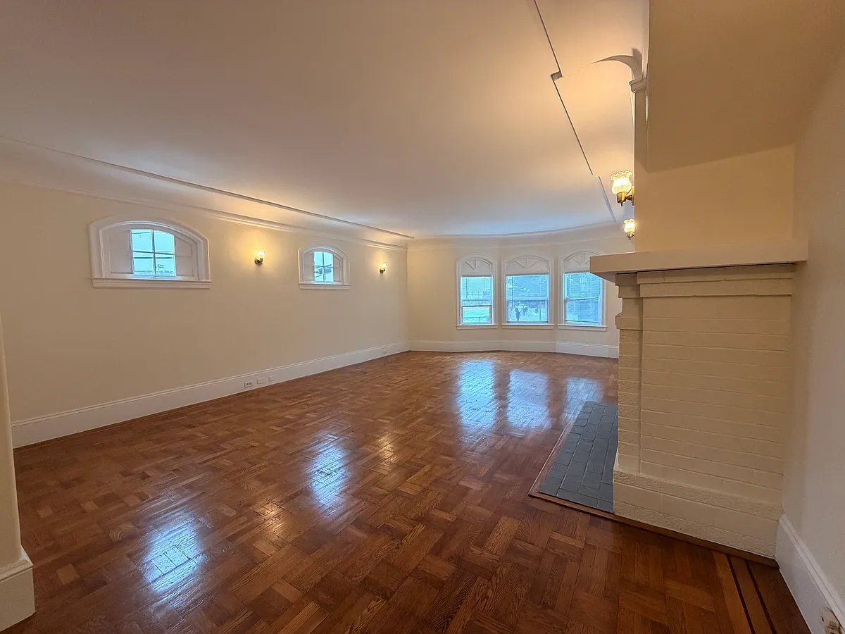 Building Photo - 1677 Silver Ave #1677