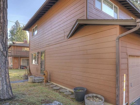 Side wall near garage