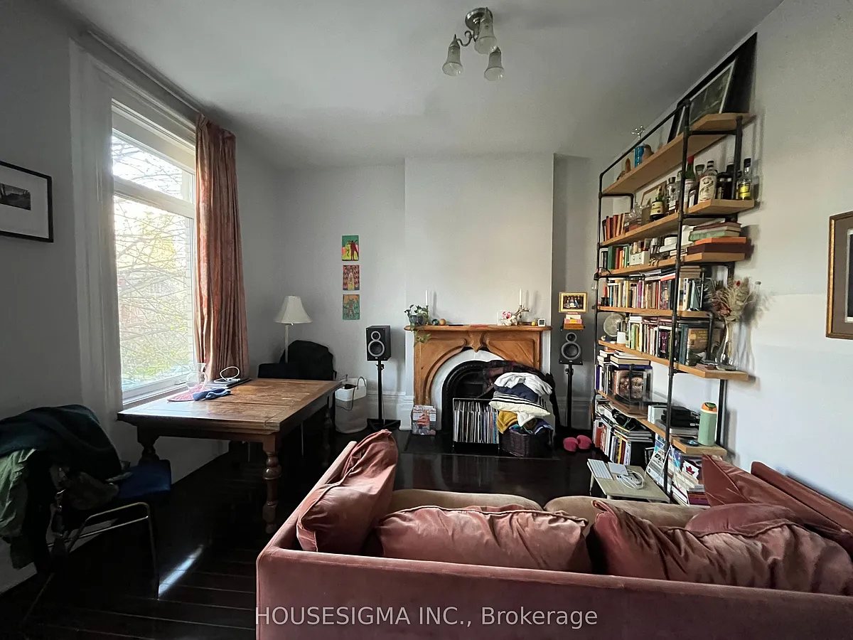 Building Photo - 104 Pembroke St #2
