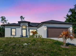 1103 E 7th St, Lehigh Acres, FL 33972