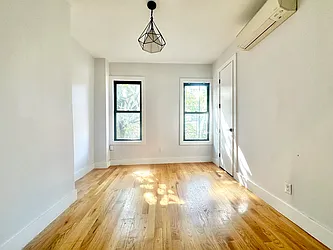 304 Evergreen Avenue, #2R