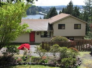 93376 Hillcrest Ln, North Bend, OR 97459