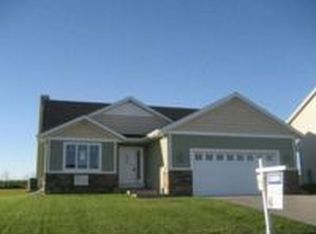 818 Ashworth Dr, Oregon, WI 53575