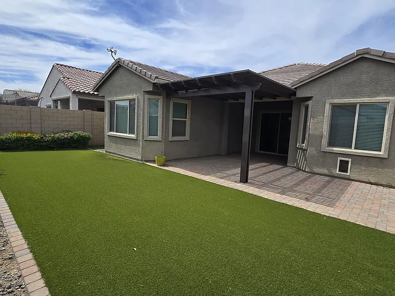 18351 W Mercer Ln — Photo 4