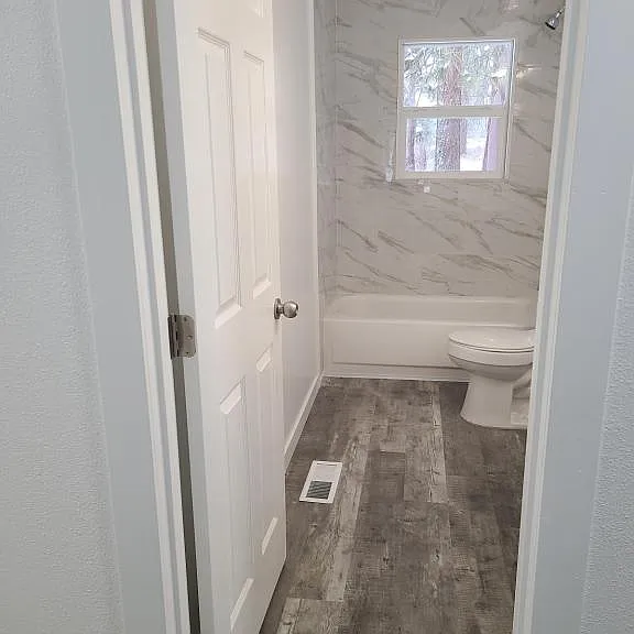 303 E Christina St — Photo 12