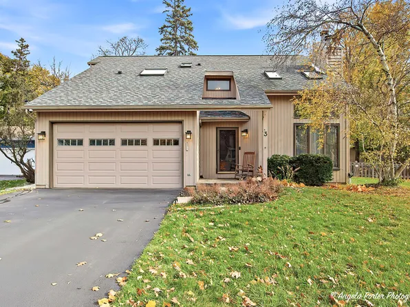 3 Woodhead Dr, Lake Villa, IL 60046