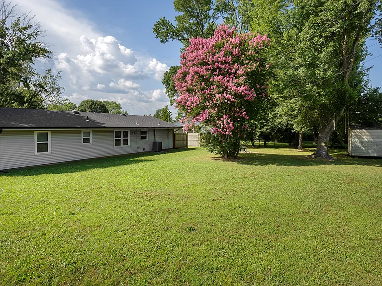 4126 Eastwood Dr — Photo 18