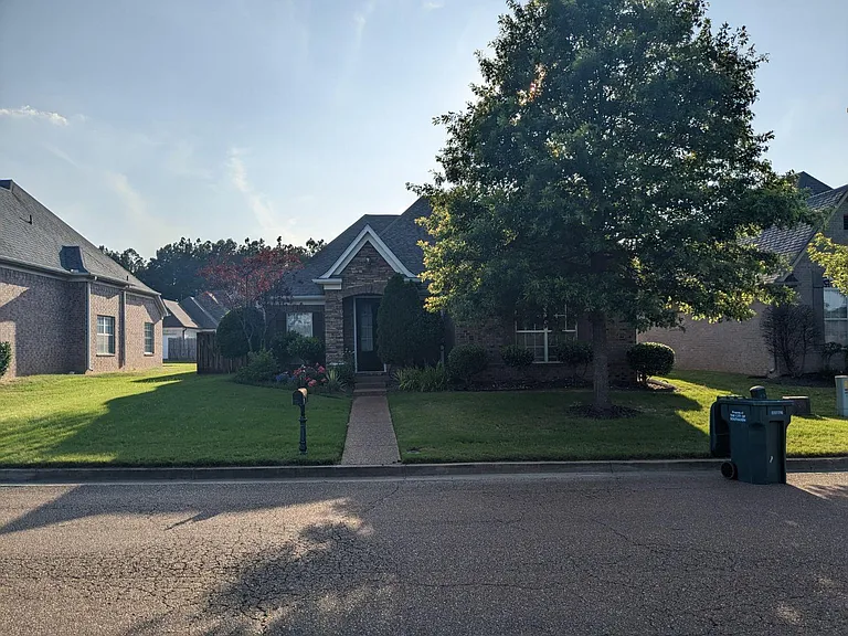5787 Savannah Pkwy — Photo 1