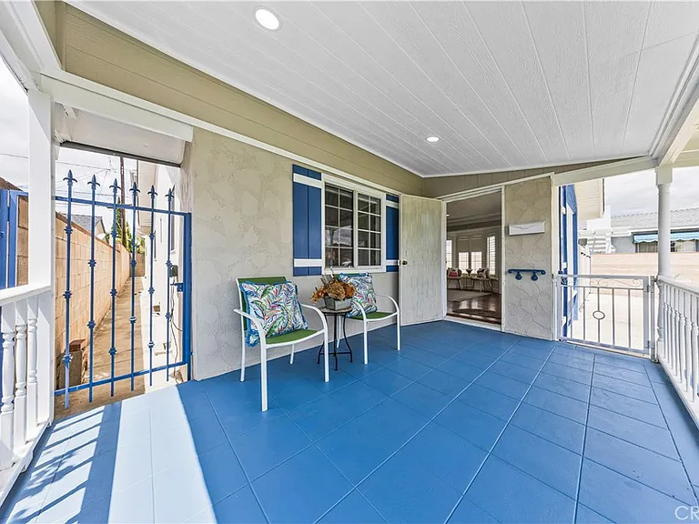 927 Montecito Dr — Photo 4