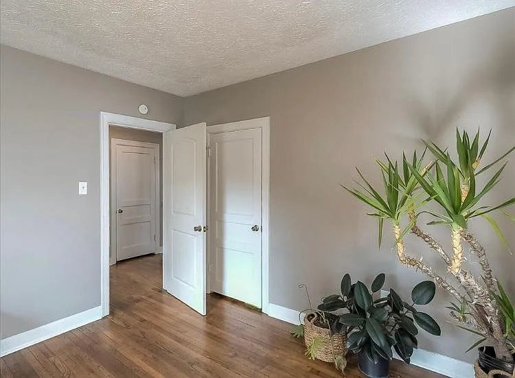 1141 Sparks Rd — Photo 17