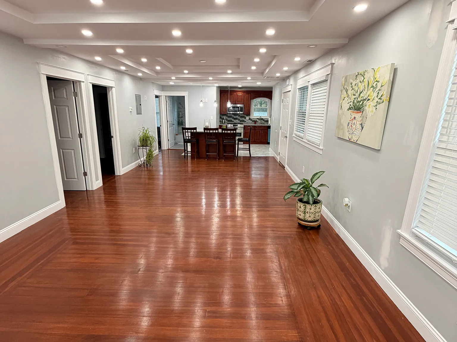 3 bed, 1200 sqft, $2,500 — Photo 3
