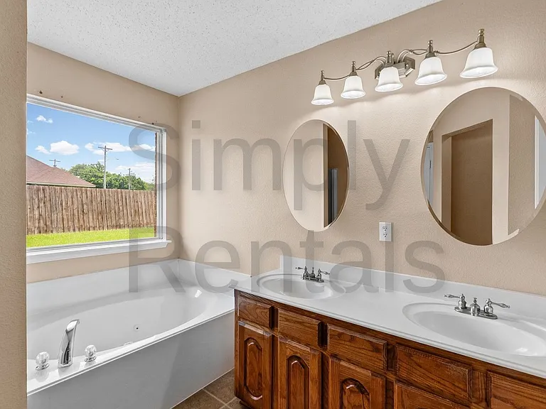 6915 Justin Ln — Photo 30