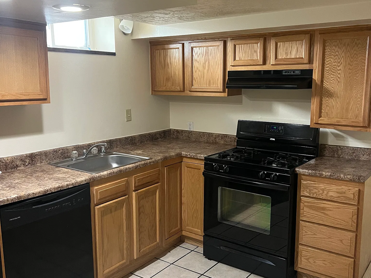 1 bed, 1000 sqft, $1,295 — Photo 4