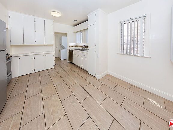 5th image of 1006 N Edinburgh Ave