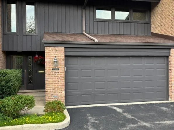 1720 Wildberry Dr Unit B, Glenview, IL 60025