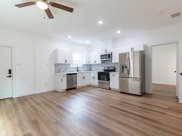 8210 Sparta St #B — Photo 30