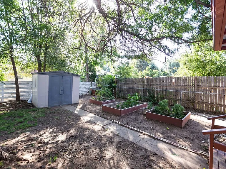 402 Tedmon Dr — Photo 28