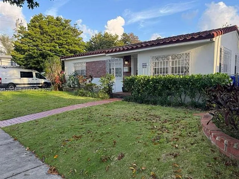 3600 SW 26th St — Photo 3