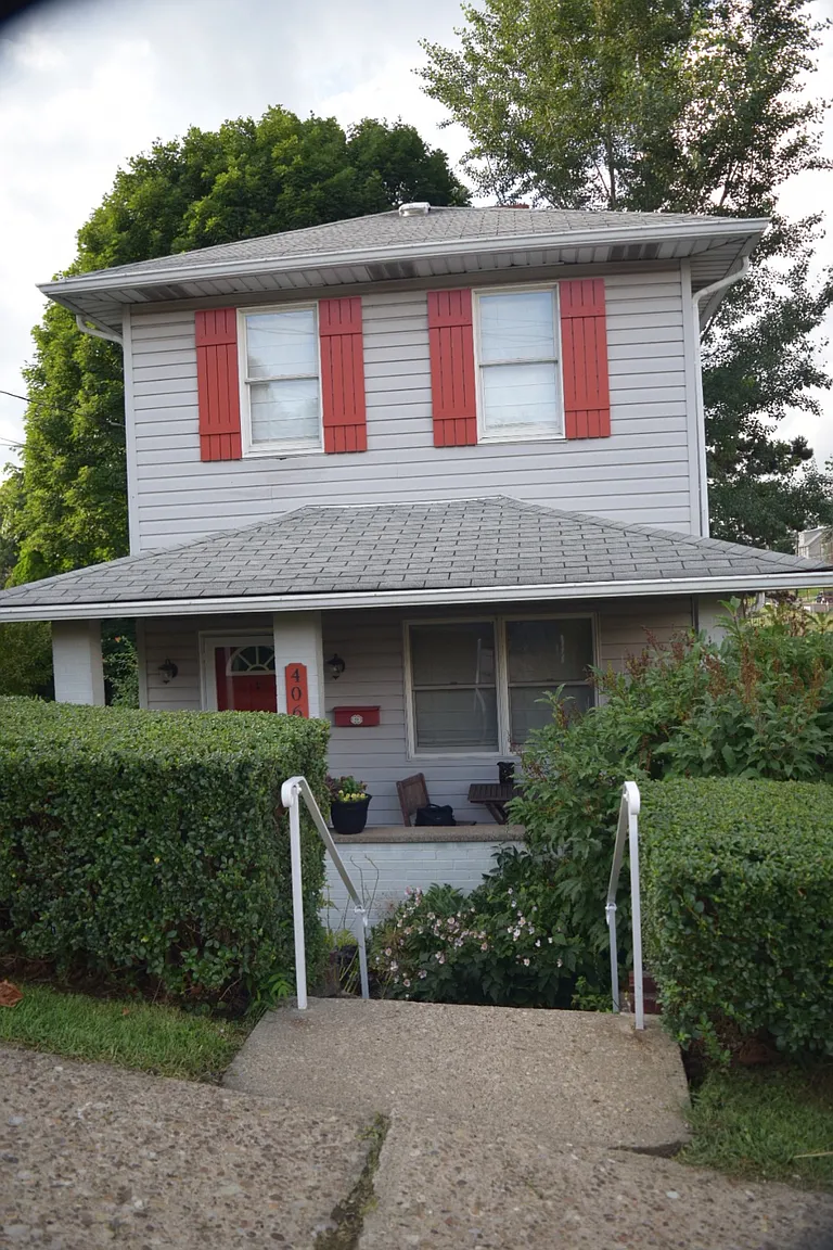 406 Emerson Ave photo 1