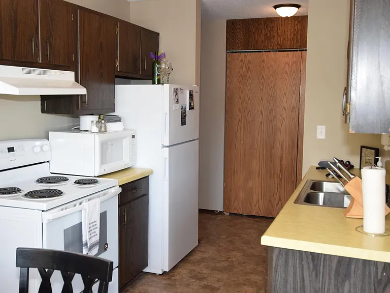 480 Fern St #302 — Photo 12