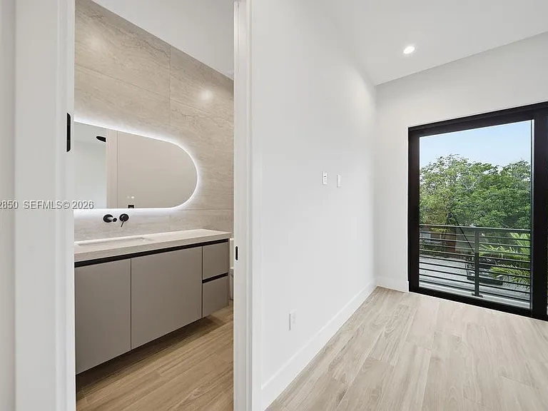 1314 NE 16th Ter #B — Photo 61