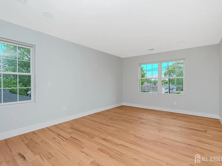 2810 Beatty St — Photo 20