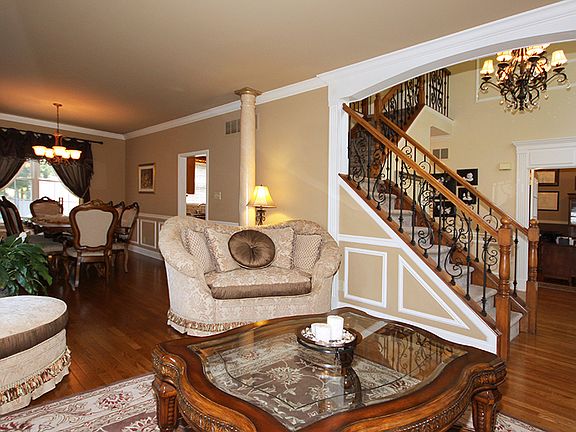 5th image of 1818 Brookfield St