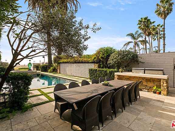 4th image of 964 Palisades Beach Rd