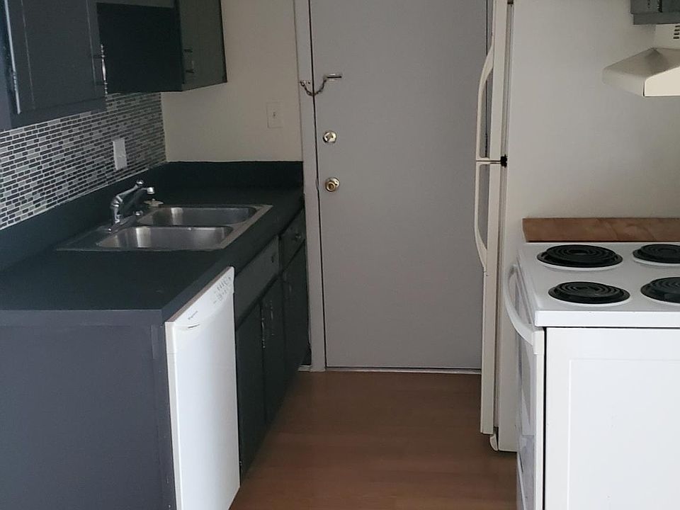 1st image of 3901 Fort St APT 203