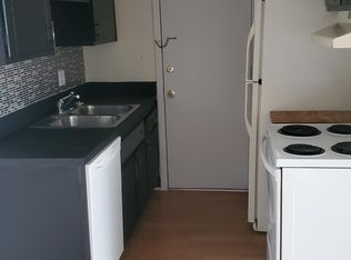 3901 Fort St APT 203, Trenton, MI 48183