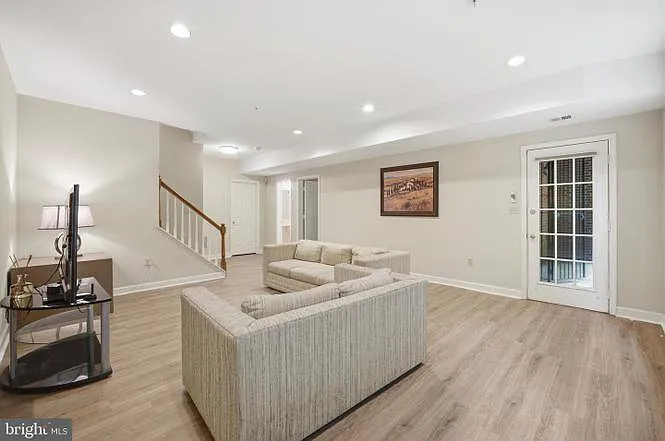 7809 Hidden Meadow Ter — Photo 28