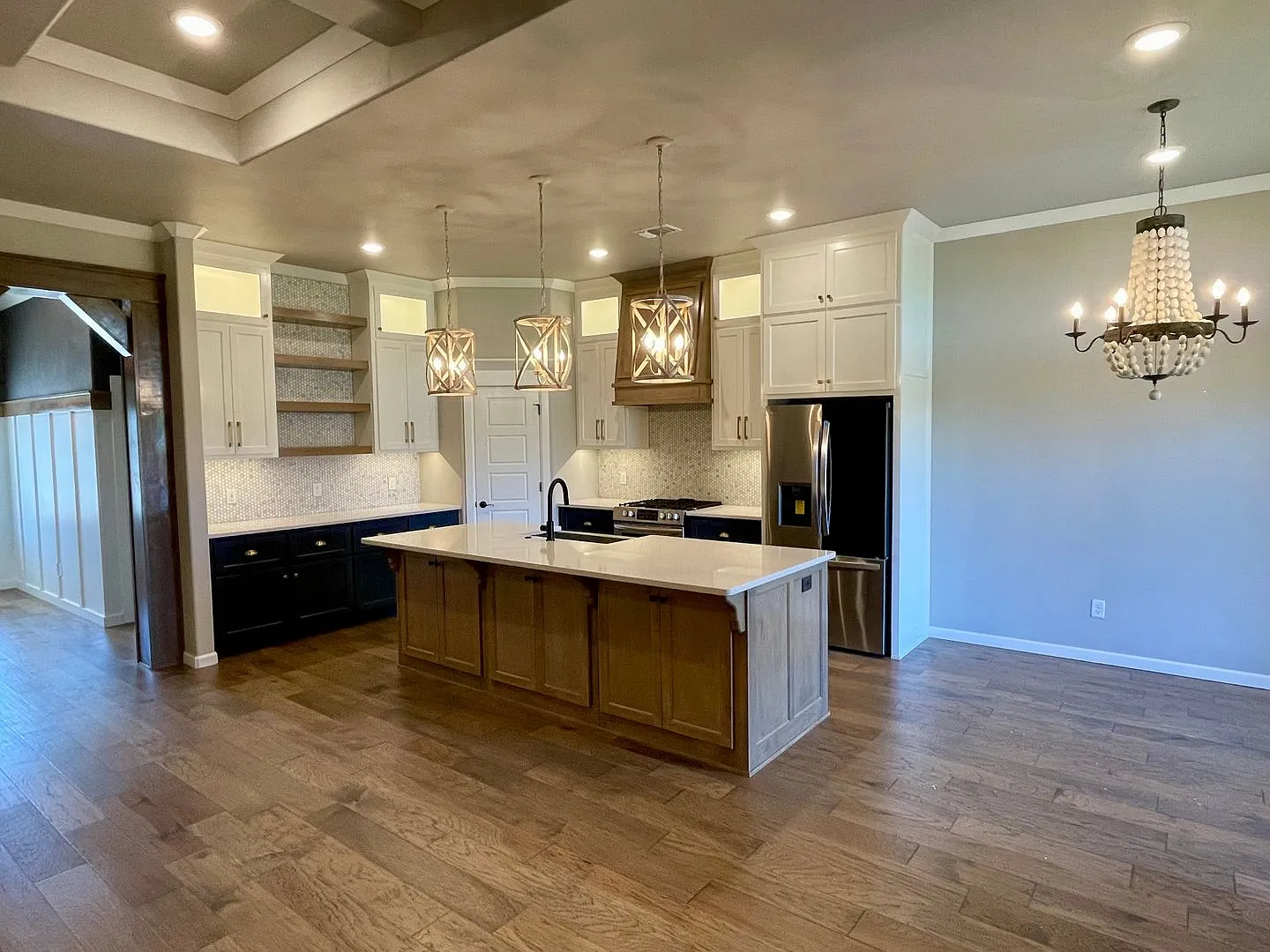 Beautiful Home Right Off The Turnpike!! — Photo 4