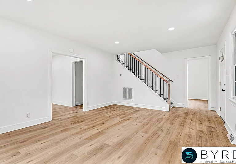 2958 Winston Churchill Dr — Photo 8