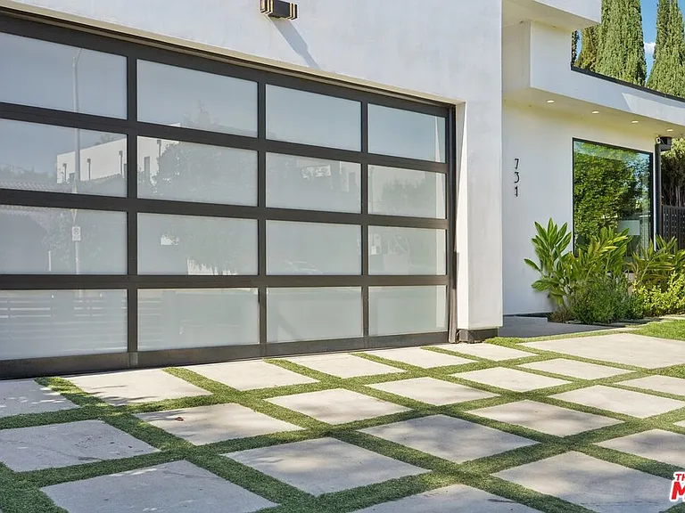 731 N Curson Ave — Photo 9