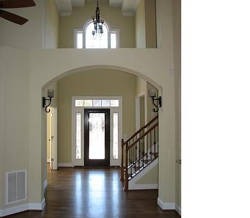3rd image of 111 Waterbury Dr