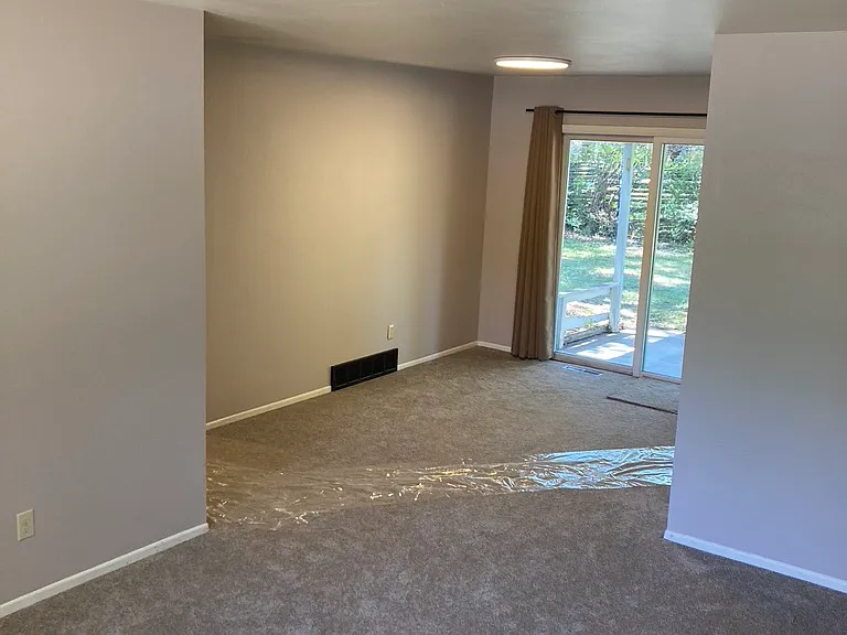 1213 Skyline Dr — Photo 4